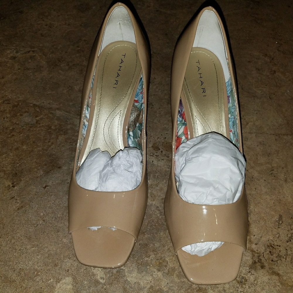 Shoe - Picture 2 of 3